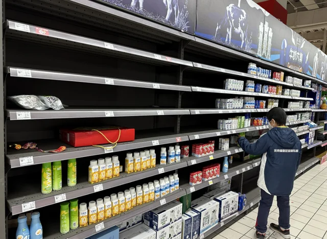 黄牛拒收家乐福购物卡!中国1/4门店已关闭 黄牛拒收家乐福购物卡!中国1/4门店已关闭