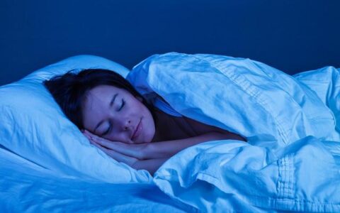 专家建议不要跟风4小时睡眠法