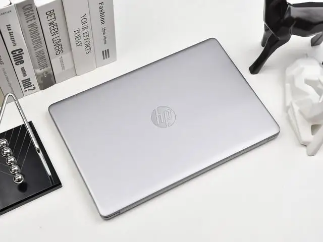 1 年上门、10 小时续航的办公本，只卖 2799？