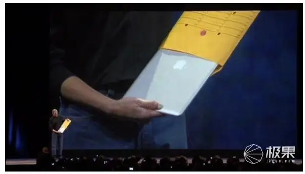 苹果史上最大 MacBook 要来了！硬核技术配满，史无前例