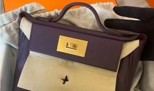 女子顺丰寄7万元爱马仕运输中烧毁,要求提供车祸证据被“刁难” 女子顺丰寄7万元爱马仕运输中烧毁,要求提供车祸证据被“刁难”