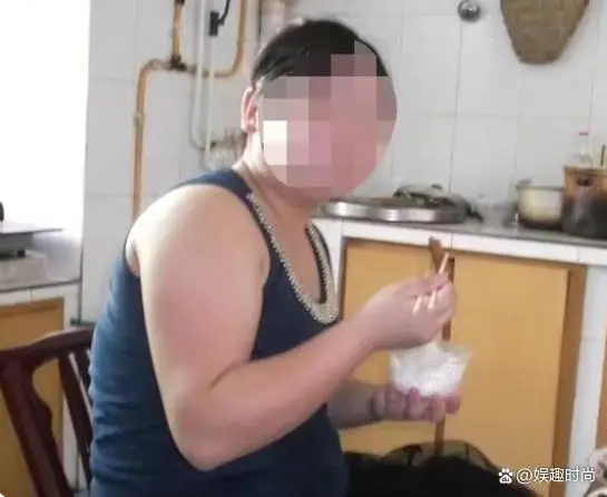 女子不吃碳水半年减46斤脱发严重 最终减肥效果竟然是这样! 女子不吃碳水半年减46斤脱发严重 最终减肥效果竟然是这样!