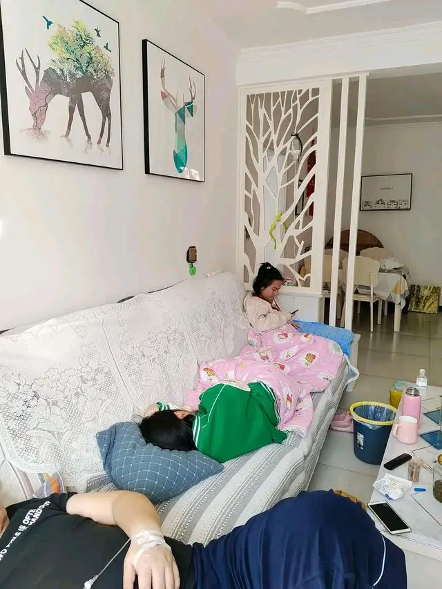 那些刚熬过新冠的人,又被甲流放倒,真是一波未平一波又起 那些刚熬过新冠的人,又被甲流放倒,真是一波未平一波又起