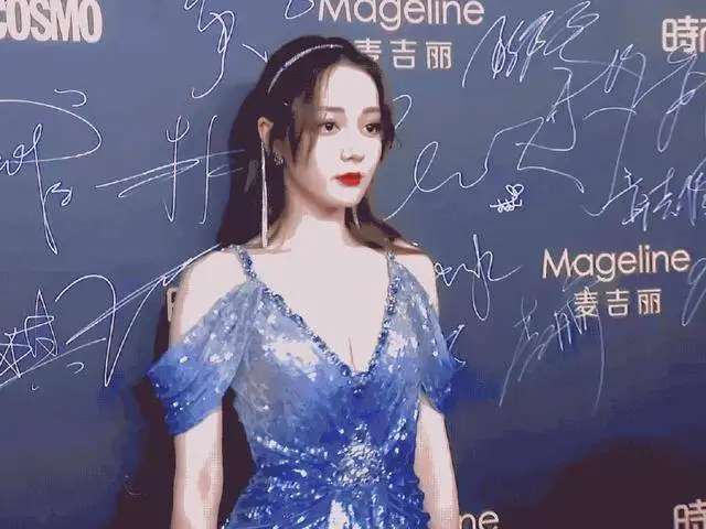 迪丽热巴时尚COSMO红毯造型为何如此大胆？