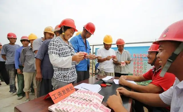 人大代表谭双剑：建议农民工实行月薪制
