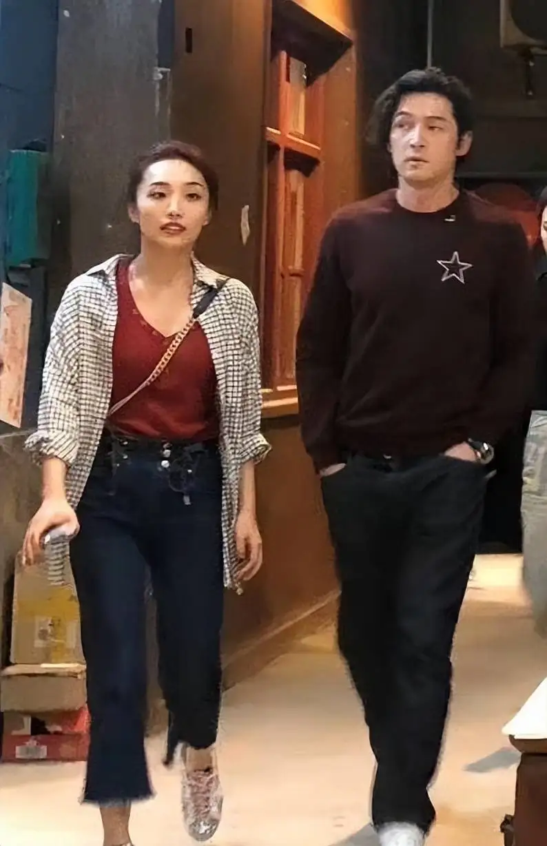 胡歌最新专访谈结婚生孩子，委婉解释了为何会迎娶平凡的黄曦宁