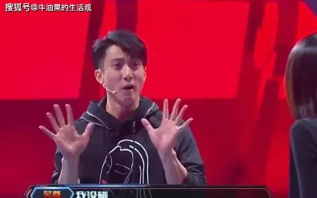 郑爽前夫出轨视频曝光，张恒撒泼打滚撕扯衣服，下跪求原谅