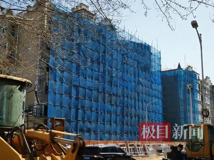 哈尔滨小区燃气爆炸致1死7伤，初查系人为因素导致，刑侦部门介入调查