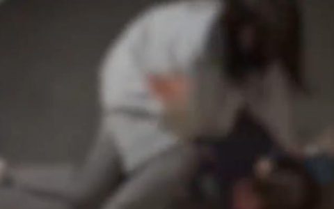 重庆一初中女生被多人掌掴欺凌，当地教委：正进行全面调查，父亲：绝不接受和解，要为女儿找回尊严