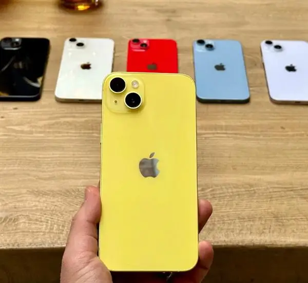 苹果中国杀疯!iPhone14 售价跌破 5000 元 买它还是华为 P60? 苹果中国杀疯!iPhone14 售价跌破 5000 元 买它还是华为 P60?