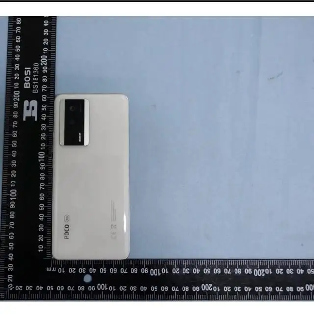 小米 Poco F5 Pro 真机图片曝光：有白色配色可选，后置三摄模组设计