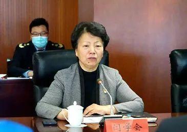 北京一女局长被查时撒泼耍赖