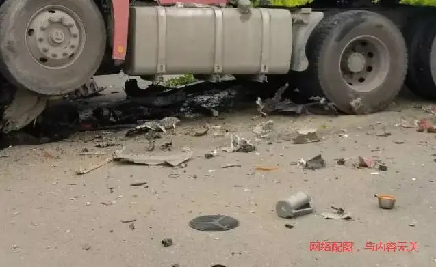 突发!甘肃酒泉发生惨烈车祸致6死12伤 突发!甘肃酒泉发生惨烈车祸致6死12伤