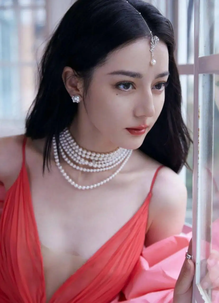 榜妹热线 | 热巴新剧久不播出？檀健次资源飞升？周也运气好？王子奇抢手？邢昭林走下坡路？