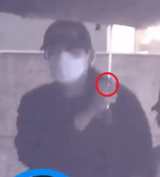 求婚成功？魏大勋戴订婚戒指与秦岚出行，男方一行为遭网友炮轰