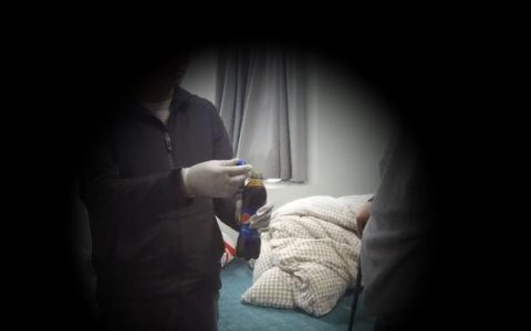 缉毒现场曝光！警察冲进窝点时制毒的锅还在冒泡
