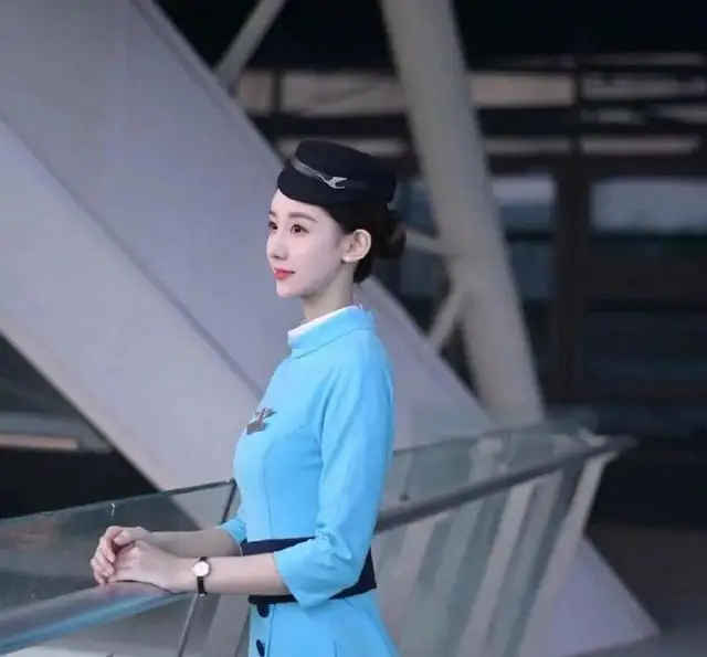 女厕所偷拍被抓现行，厦航员工在女厕偷拍乘务被拘留，会被开除吗