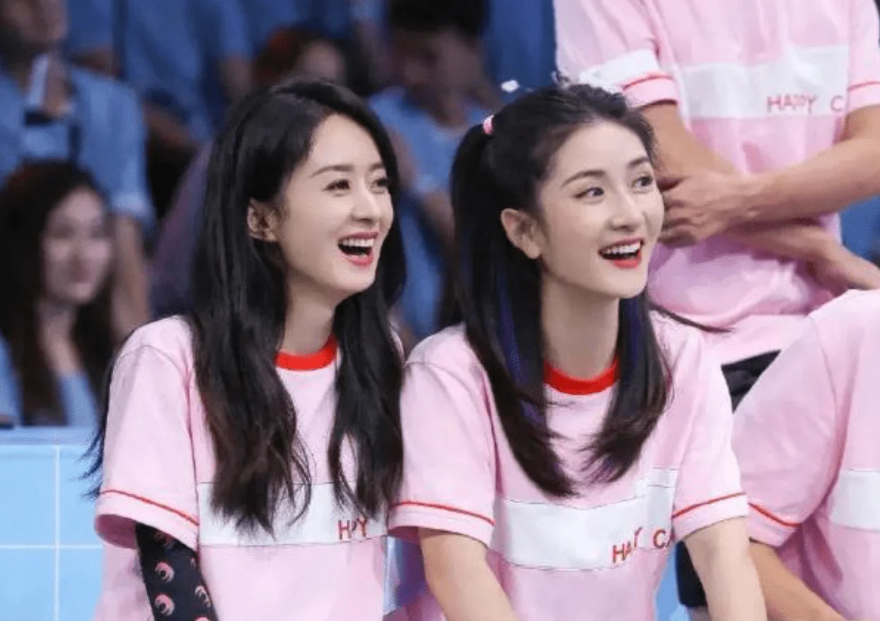小女儿看到赵丽颖广告叫妈妈 谢娜回复“是的，就是妈妈”