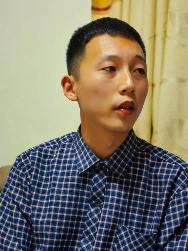 大学生掏鸟案当事人出狱回家向街坊鞠躬:会做个感恩社会的人 大学生掏鸟案当事人出狱回家向街坊鞠躬:会做个感恩社会的人