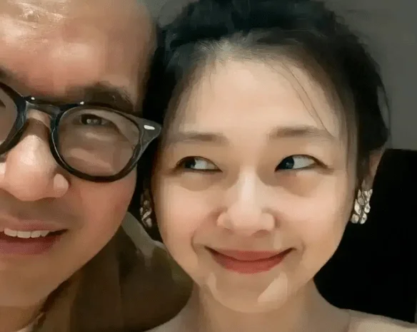 大S出轨实锤？网友扒她离婚前就点赞具俊晔，还发“好色”表情