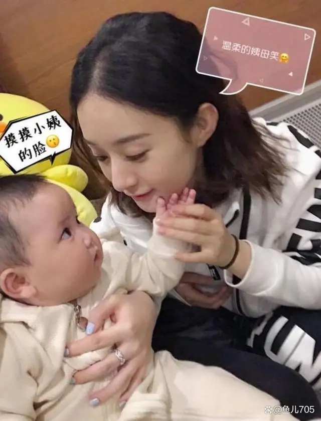 赵丽颖街边哄儿子被拍 赵丽颖街边哄儿子被拍