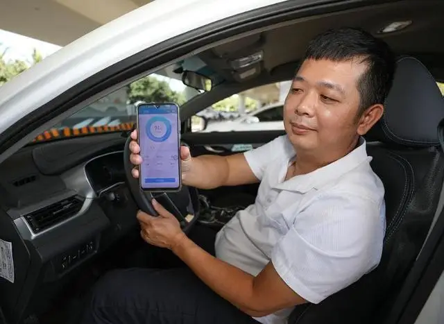 多地对网约车按下“暂停键”，发布相关风险预警，网约车何去何从