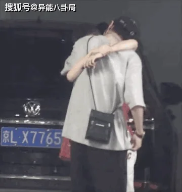 白宇结婚？文章新女友？何炅身材？大小s热搜包年？