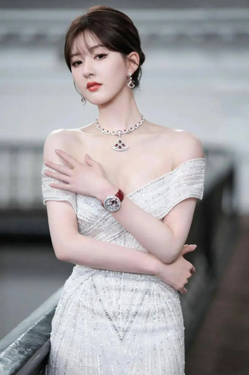 李小璐复出？乐华吸血王一博？阿娇是双？宋威龙恋爱毁事业？张柏芝艳压赵露思？