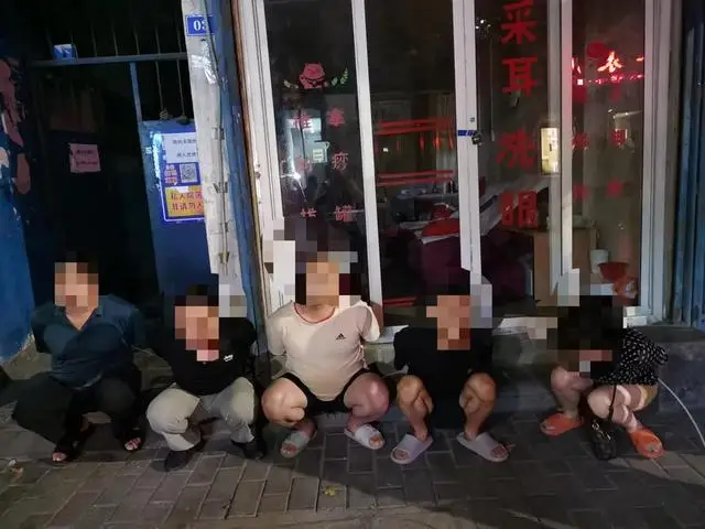 偷杏女子及其同伙被抓获，向老人道歉：干的太不是人事，警方：系团伙作案