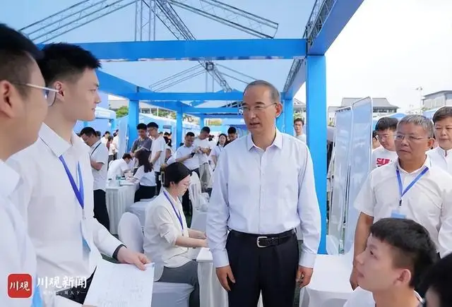 四川省长喊话:当前是暂时还没有找到工作的孩子们最需要帮一把的时候 四川省长喊话:当前是暂时还没有找到工作的孩子们最需要帮一把的时候