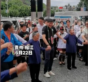 范志毅亲临村超现场：我也来学习学习，主角还是村超球员们