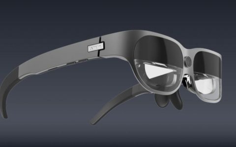 联想发布轻量化 AR 眼镜：双目 1080P 立体显示光机，亮度最高 2000nit