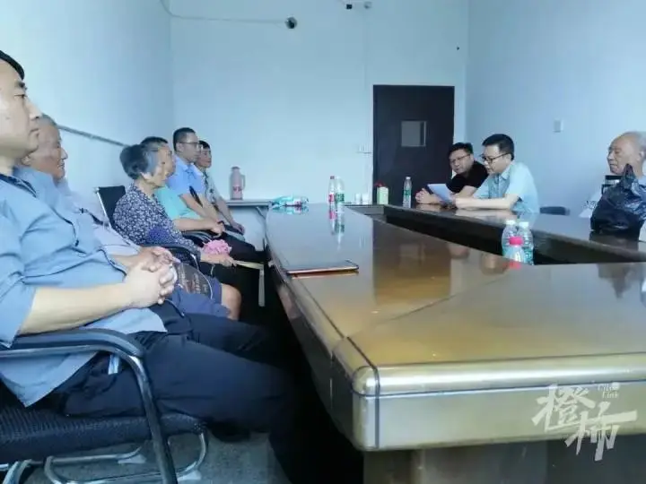 一家三口全过世 百万遗产确定继承人：92岁养女在儿子陪同下完成签约