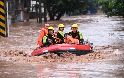 重庆万州区洪涝灾害已致15人死亡 4人失踪