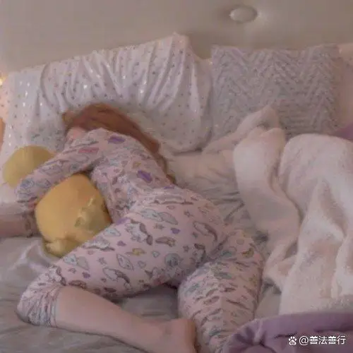 美国女网红直播睡觉月入1447万 美国女网红直播睡觉月入1447万