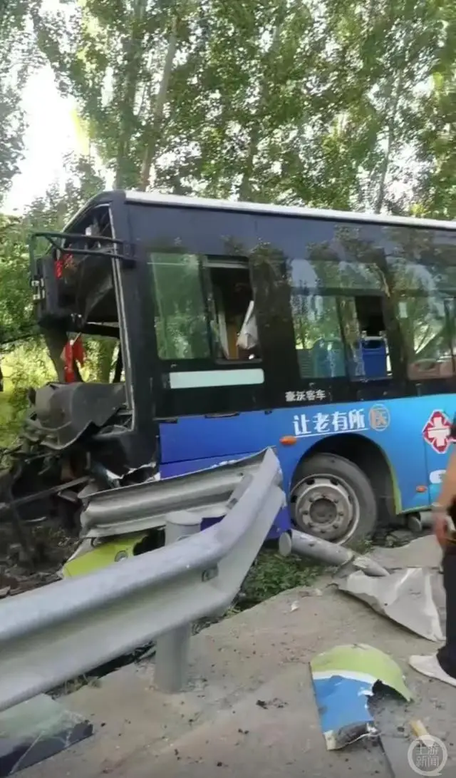 山西公交车事故遇难姐妹父亲:高考复读的姐姐去学校接妹妹放学,双双不幸遇难 山西公交车事故遇难姐妹父亲:高考复读的姐姐去学校接妹妹放学,双双不幸遇难