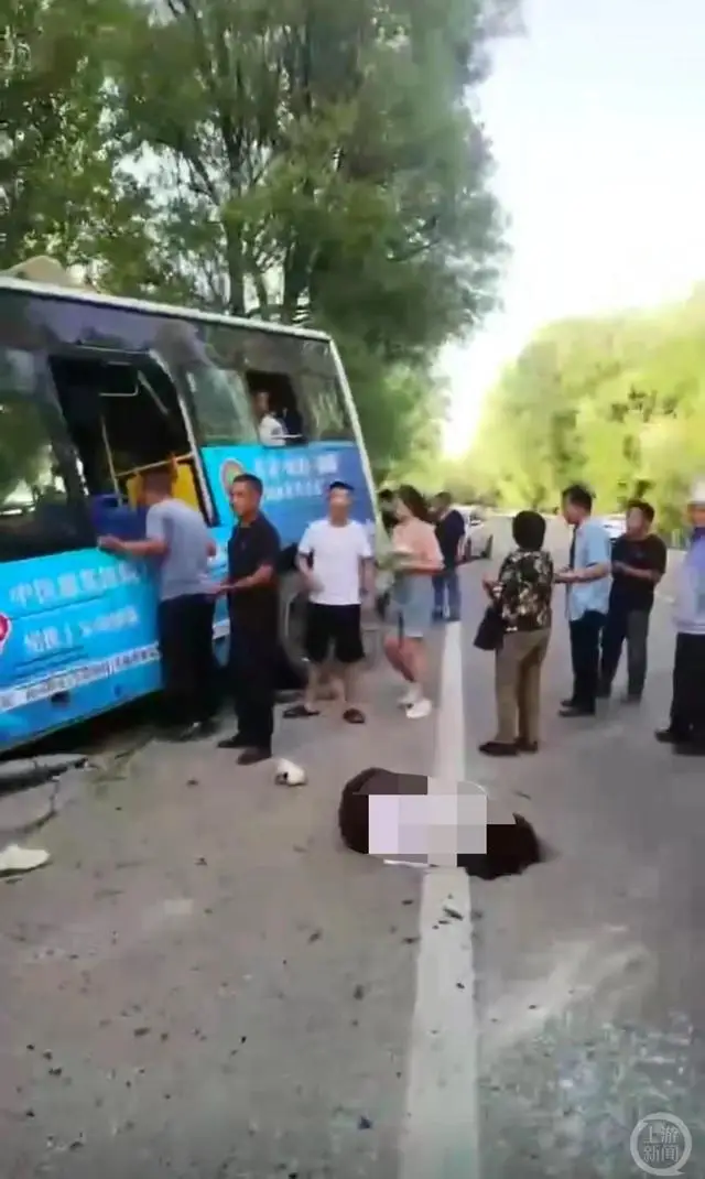山西公交车事故遇难姐妹父亲:高考复读的姐姐去学校接妹妹放学,双双不幸遇难 山西公交车事故遇难姐妹父亲:高考复读的姐姐去学校接妹妹放学,双双不幸遇难