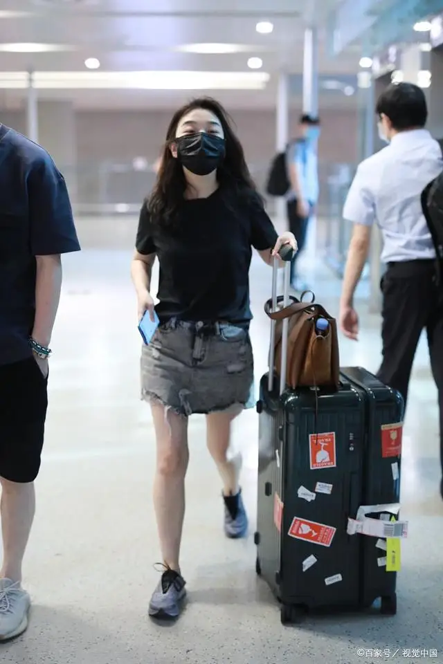 王栎鑫前妻说不想再照顾男人,感情只是锦上添花的事情 王栎鑫前妻说不想再照顾男人,感情只是锦上添花的事情
