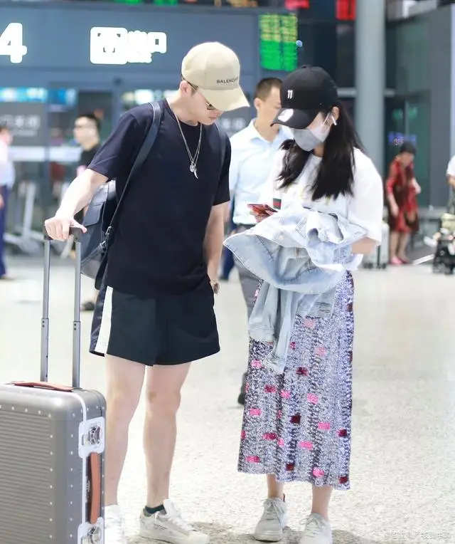 王栎鑫前妻说不想再照顾男人,感情只是锦上添花的事情 王栎鑫前妻说不想再照顾男人,感情只是锦上添花的事情