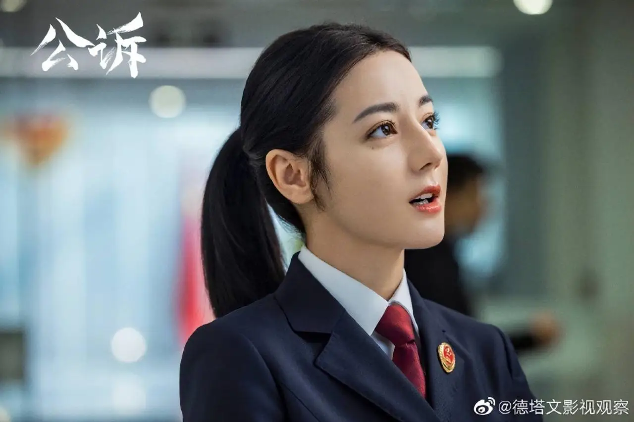 新疆女星迪丽热巴续约嘉行当一姐！她昔日众多角色美爆了
