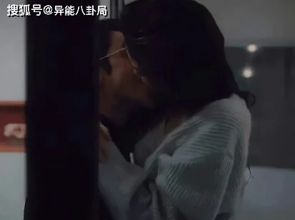 谢霆锋发怒？魏大勋艳压？黄子佼被抓？纯欲网红擦边？