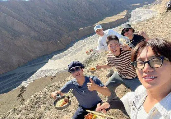 郑恺晒照疑似澄清近期传闻 地址显示在新疆伊犁
