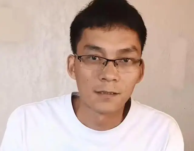 唐尚珺放弃补录后,在老家帮忙干农活,直言或将放弃再战回家务农 唐尚珺放弃补录后,在老家帮忙干农活,直言或将放弃再战回家务农