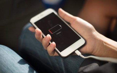 苹果向用户发出警告：不要睡在正在充电的 iPhone 旁边