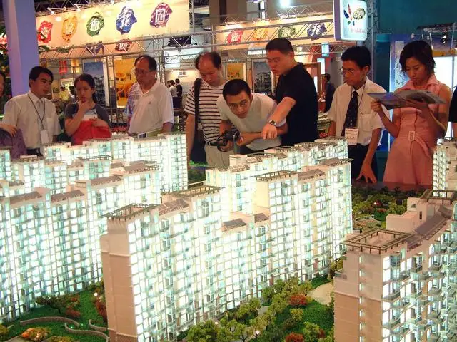 专家:应允许房地产企业降价自救 稳定市场,避免风险 专家:应允许房地产企业降价自救 稳定市场,避免风险