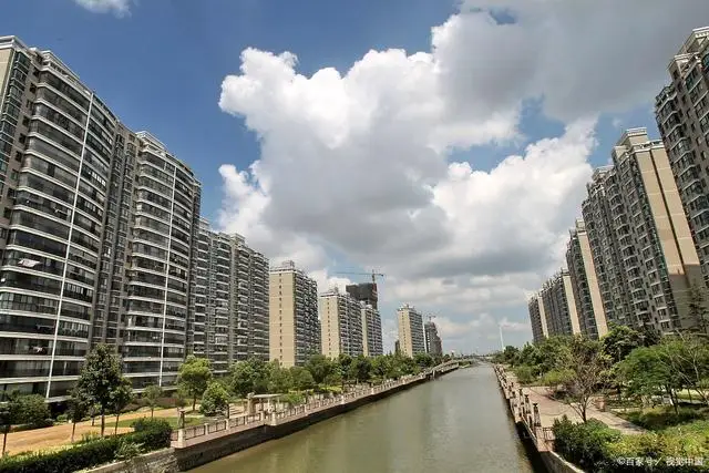 专家：应允许房地产企业降价自救 稳定市场，避免风险