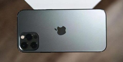 iPhone 15 Pro 将有泰坦灰取代金色 你会打几分？