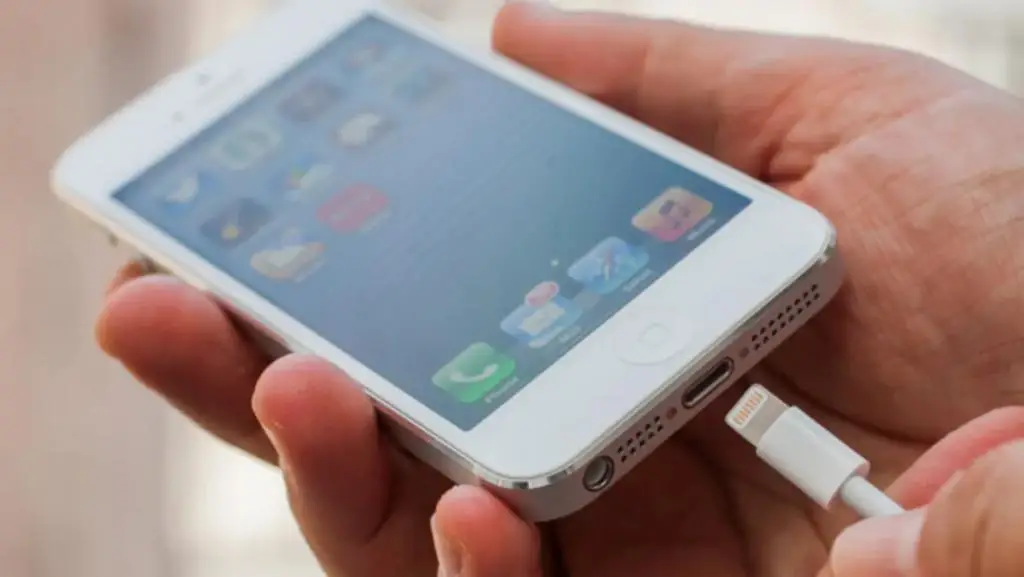 苹果刀法精准, 买 iPhone 15 的朋友注意这点 苹果刀法精准, 买 iPhone 15 的朋友注意这点