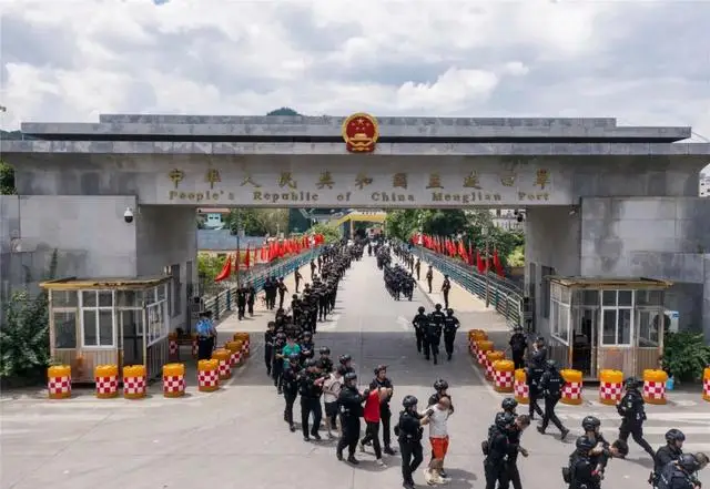 捷报频传!1207名缅北涉我国电诈犯罪嫌疑人移交我方 捷报频传!1207名缅北涉我国电诈犯罪嫌疑人移交我方