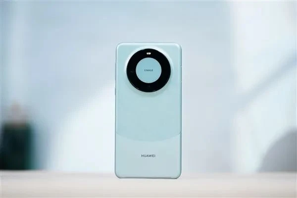 华为与小米：旗舰手机市场的双雄争霸